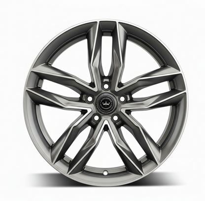 Hochwertige silberne Alufelge im aggressiven V-Speichen-Design, Frontalansicht